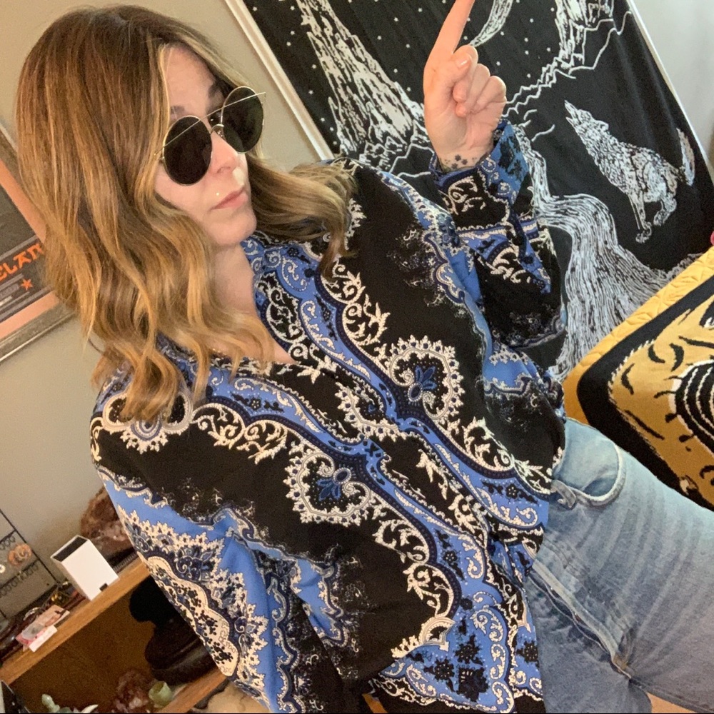 Oversized resort pattern button up - Picture 3 of 4